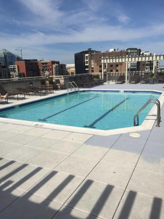 Boq Lodging In Rosslyn Washington Exterior photo